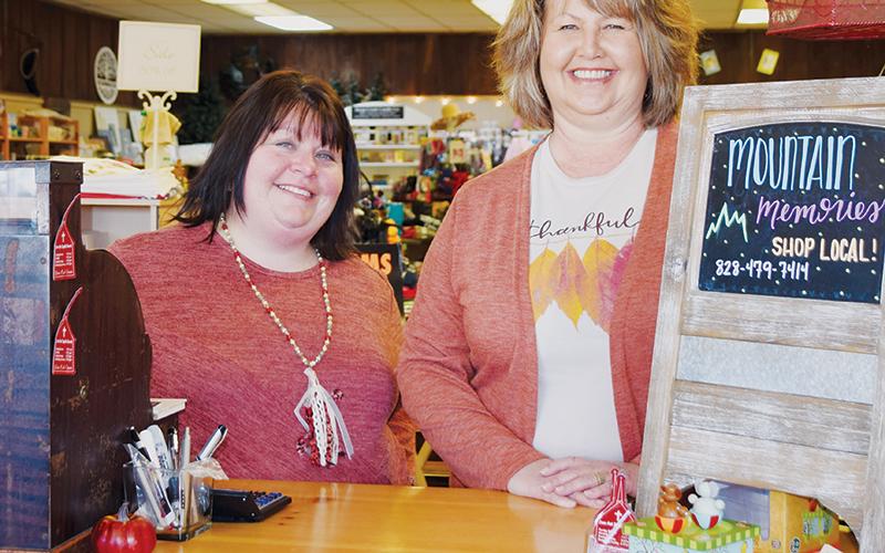 Cynthia Garren (left) and Lavetta Roper greet customers every time they walk into Mountain Memories. Photo by Art Miller/amiller@grahamstar.com