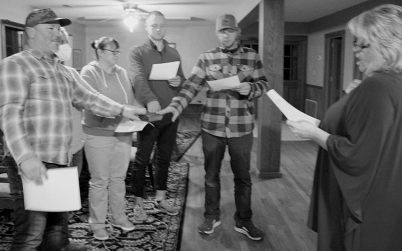 The Town of Fontana Dam council was sworn in during its Dec. 15 meeting. From left are mayor Rob Hardy, councilwoman Tiffany Duke, councilwoman Lacie McBee, councilman Jon Hodgson, councilman Brandon Jones; and at right is Town Clerk Zelerie Rogers. Photo by Charlie Benton/news@grahamstar.com
