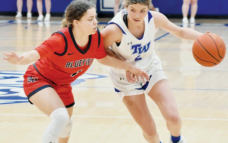 Lina Pagan (left) and Yeika Jimenez Diaz’s love for basketball has came full circle, with both playing against each other at the collegiate level – something neither could have dreamed would be a reality while growing up in Puerto Rico. Photos by Kevin Hensley/sports@grahamstar.com
