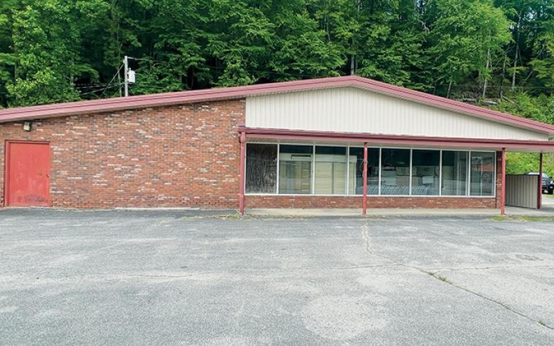 Newly-appointed Graham County Department of Health Director Donna Stephens announced that plans are being explored to renovate the former Green’s Foodway into a new fitness center. Photo by Kevin Hensley/sports@grahamstar.com