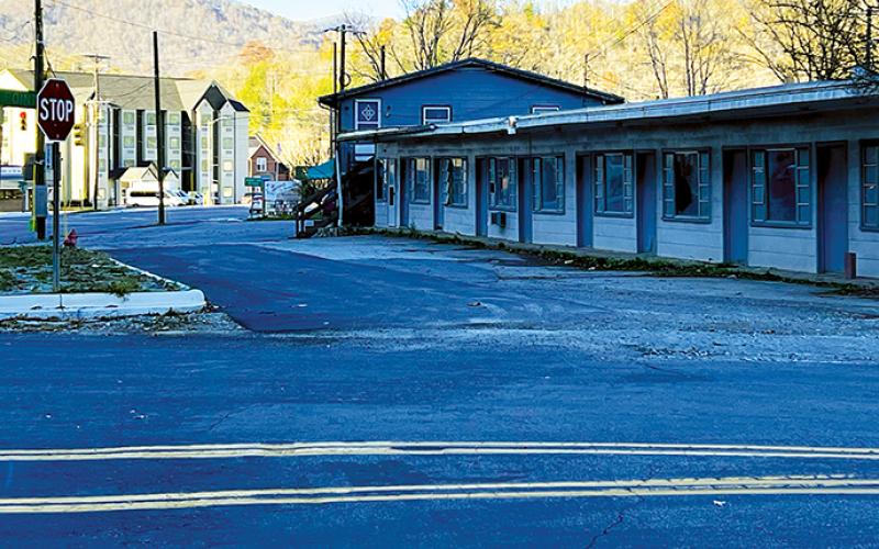 This dilapidated motel near the southern outskirts of Robbinsville has received a grant for renovation into a boutique. Photo by Kevin Hensley/editor@grahamstar.com