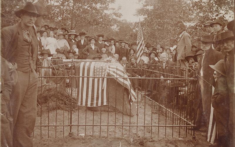 Chief Junaluska’s grave dedication in 1910 attracted a large crowd. Photo courtesy of W.L. Eury Appalachian Collection/Appalachian State University
