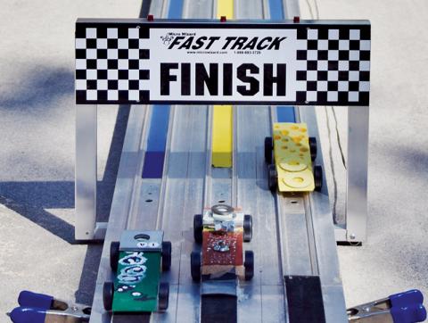 21st Century students raced down this track during last week’s Pinewood derbies. Photos by Art Miller/amiller@grahamstar.com