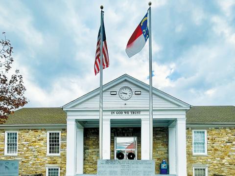 A new justice center – which would eliminate the need for occupancy in the aging Graham County Courthouse (pictured) – is just one of several projects in the works for Graham County. Photo by Randy Foster/news@grahamstar.com