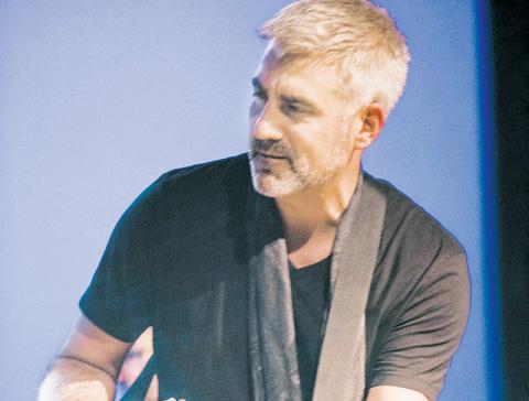 Taylor Hicks, shown here at an earlier performance, will appear in concert at Big Oaks Stadium in Robbinsville on Saturday. Proceeds from the concert will help pay for new instruments for the Robbinsville High School band. Photo courtesy of Shelley Lehner/Contributing Photographer