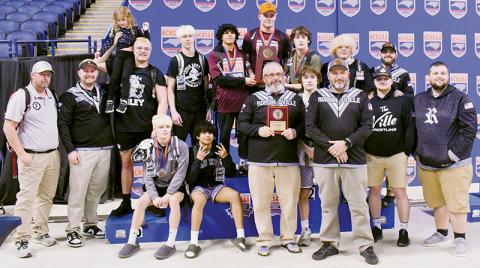 Members of “The ‘Ville” bask in the moment of winning the program’s inaugural state invitational tournament team title Saturday. Photo by Kevin Hensley/sports@grahamstar.com
