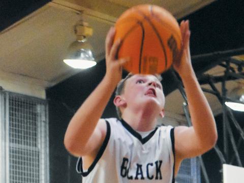 Micah York had a breakout performance Tuesday against Murphy, dropping 22 points in Robbinsville’s lopsided victory over the Bulldogs. Photo by Kevin Hensley/sports@grahamstar.com