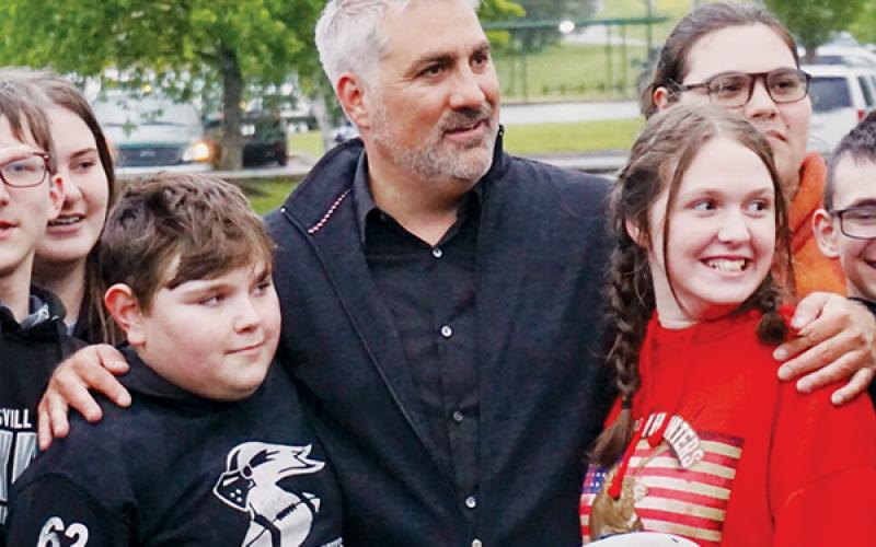 Taylor Hicks’s trip to Robbinsville was part of an all-day fundraiser for the Robbinsville Band Program.