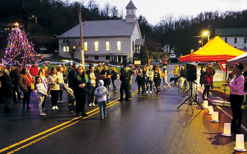 Despite rainy, chilly weather, Saturday’s Robbinsville Tree Lighting proved to be a successful endeavor. Photos by Randy Foster/news@grahamstar.com