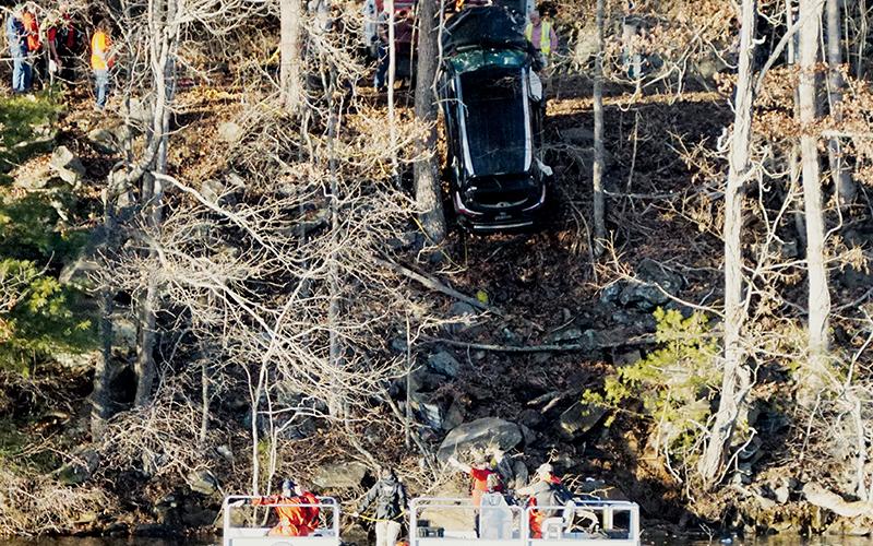 Workers finish extracting a 2016 Toyota Highlander that plunged into Lake Santeetlah on Jan. 19, 2023. Freddy Romero, 23, perished in the accident. Photo by Randy Foster/Community Newspapers, Inc.